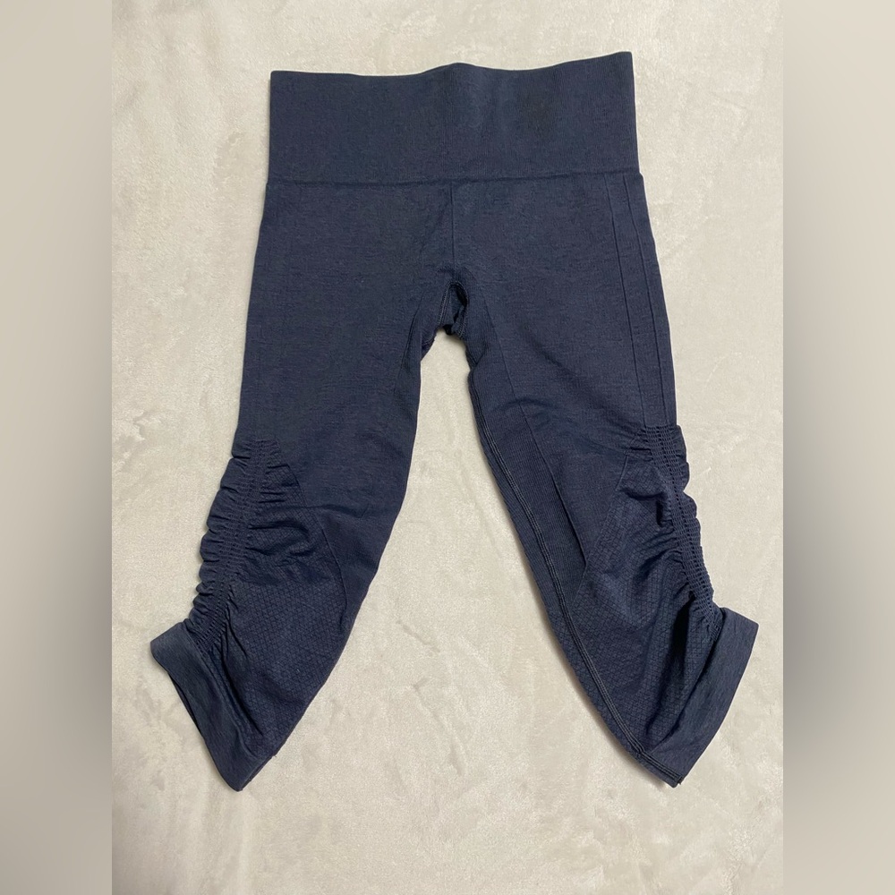 Lululemon Navy Blue Cropped Leggings - Picture 4 of 10